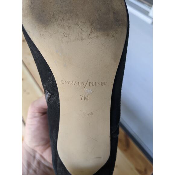 Donald J Pliner Fayla Black Suede Ankle Boots Pointed Toe Kitten Heel Size 7M - Picture 7 of 7